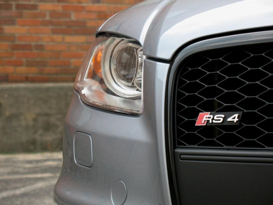 Детали экстерьера Audi RS4 Sedan (B7, 8E) 2005 года  (NA) (фото 20 из 45)